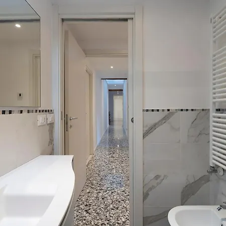 Stupendo Luxury Canal & Garden View *