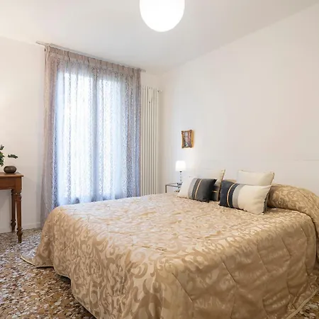 Stupendo Luxury Canal & Garden View Appartement